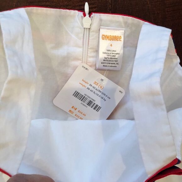 White tee with blue and red bow - Picture 3 of 3